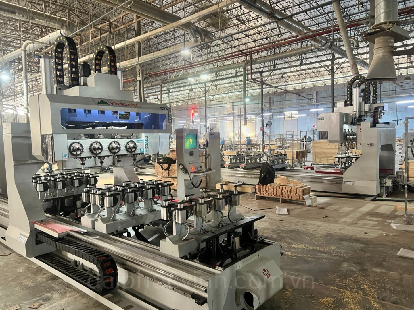 MÁY PHAY CNC 4 TRỤC 16 DAO KẸP XOAY 180 ĐỘ làm mộng âm dương bàn 6 mét 11341