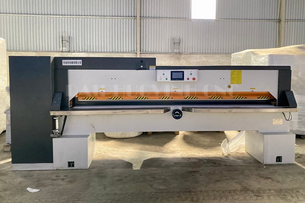 MÁY XÉN VENEER TỰ ĐỘNG 3.1M 8361