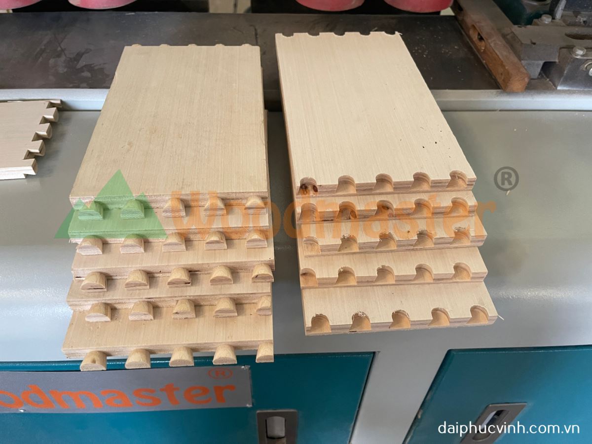 Máy làm mộng mang cá cnc 8811