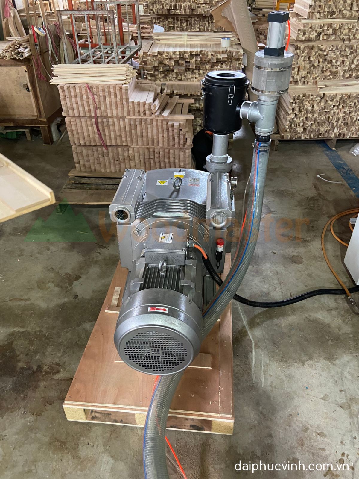 MÁY CNC TRUNG TÂM THAY DAO TỰ ĐỘNG + TRỤC CƯA ĐA HƯỚNG WM-1325RS 8899