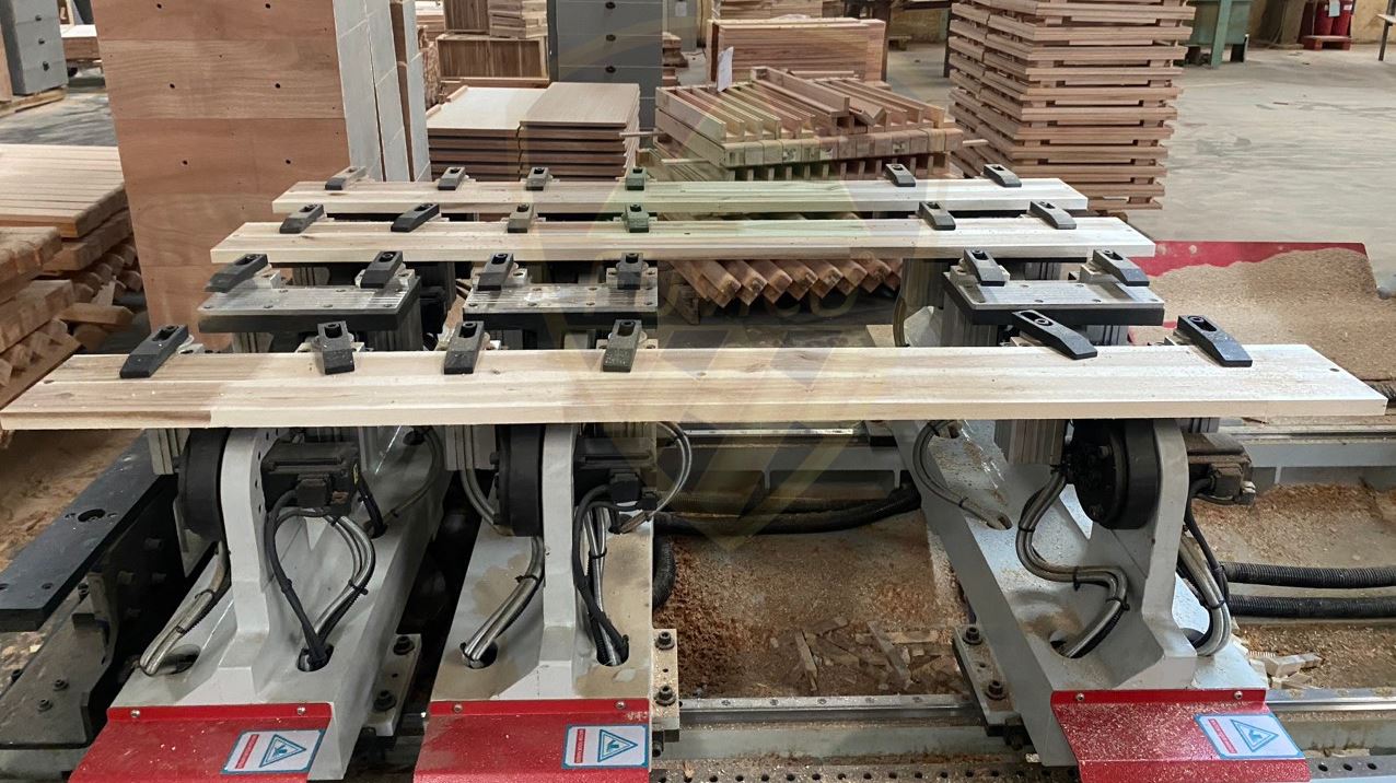MÁY PHAY CNC 4 TRỤC 16 DAO KẸP XOAY 180 ĐỘ gia công 5 mặt phôi 11186