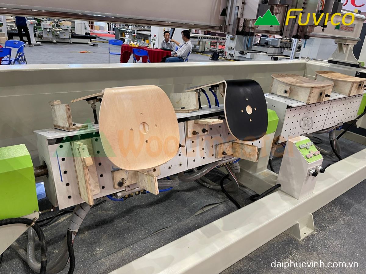 Máy CNC 3D 4 Axis 2 2 bàn 2 trục dao cắt ván ép cong Plywood 9334