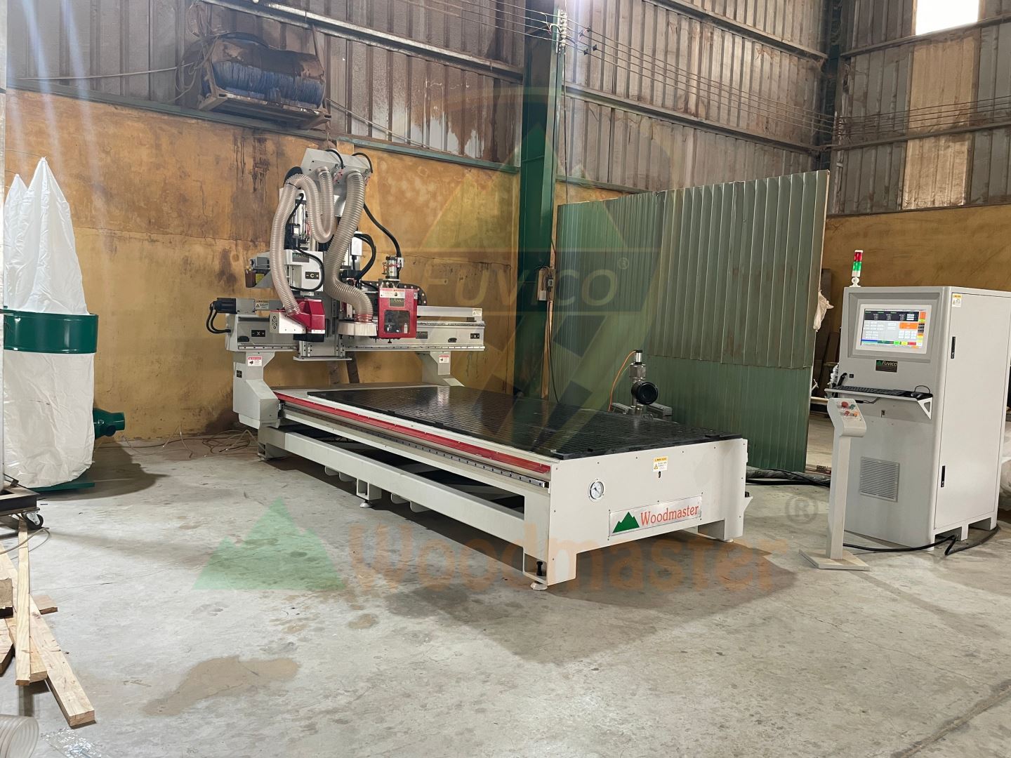 MÁY PHAY CNC TRUNG TÂM + TRỤC CƯA XOAY 5 TRỤC 11065