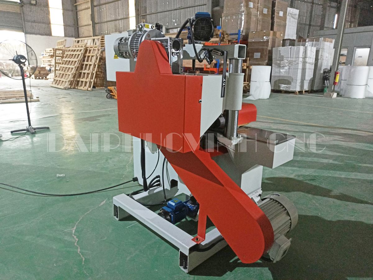 MÁY CƯA RONG NHIỀU LƯỠI WOODMASTER TQ 8083