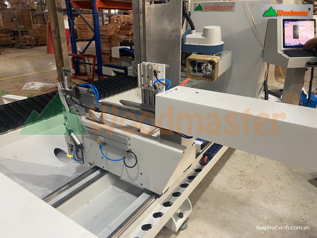 MÁY PHAY MỘNG DƯƠNG CNC FULL AUTO ( 13 trục sevor) 8390