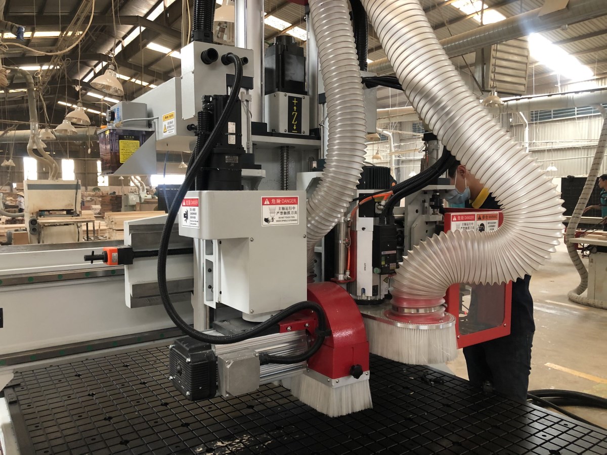 MÁY CNC TRUNG TÂM THAY DAO TỰ ĐỘNG + TRỤC CƯA ĐA HƯỚNG WM-1625RS 5233
