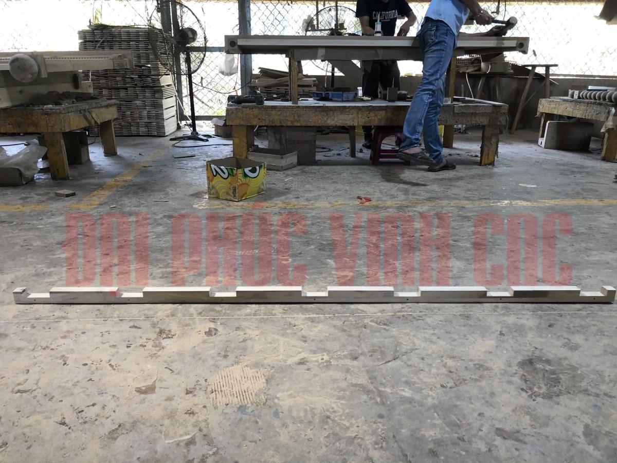 MÁY PHAY RÃNH LẮP THANG GIƯỜNG CNC 5752