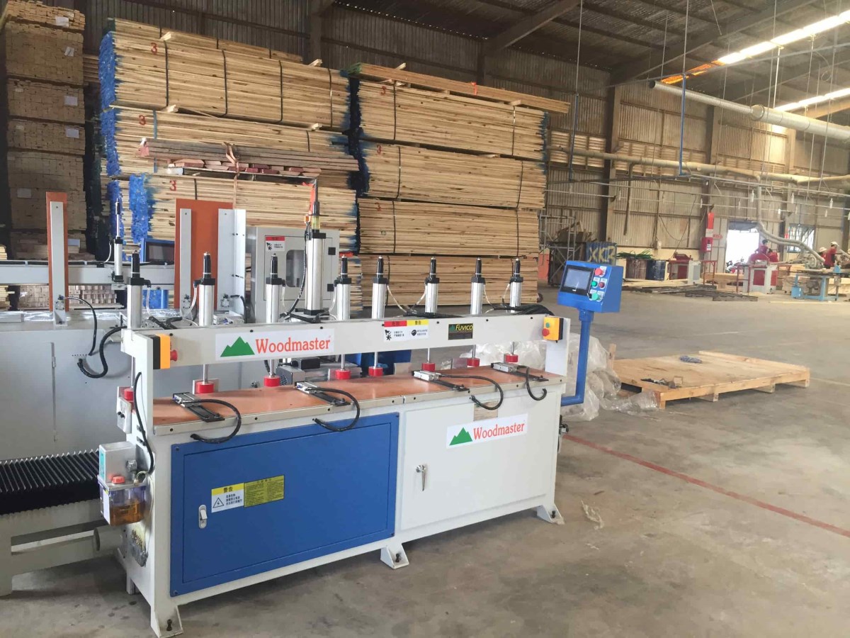 MÁY PHAY RÃNH LẮP THANG GIƯỜNG CNC 5754