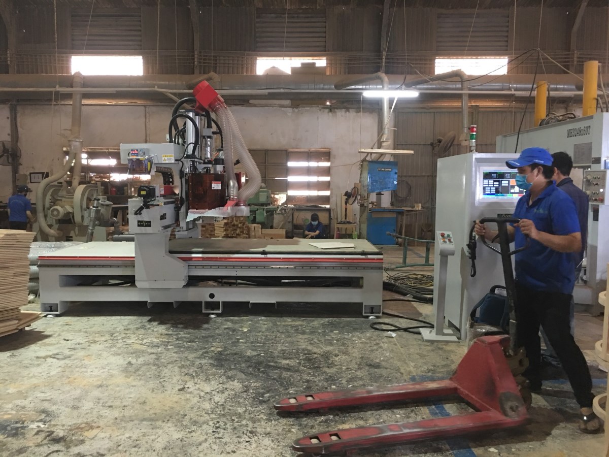 MÁY CNC TRUNG TÂM 2.5D KHOAN 5 MẶT THAY DAO TỰ ĐỘNG 786
