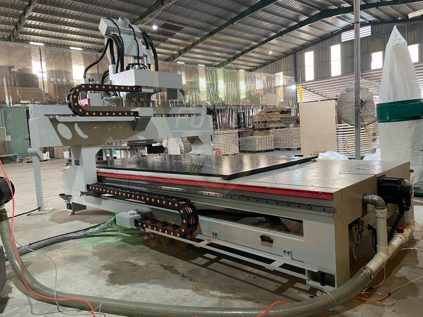 MÁY PHAY CNC TRUNG TÂM + TRỤC CƯA XOAY 5 TRỤC 11067