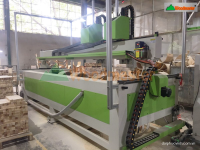 MÁY CNC ROUTER 4D CẮT TỰA GHẾ VÁN ÉP CONG 8403
