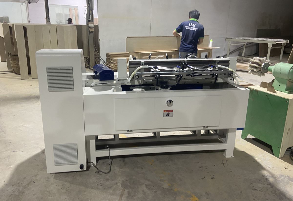 MÁY LÀM MỘNG MANG CÁ CNC Mặt Bàn 700mm 7751