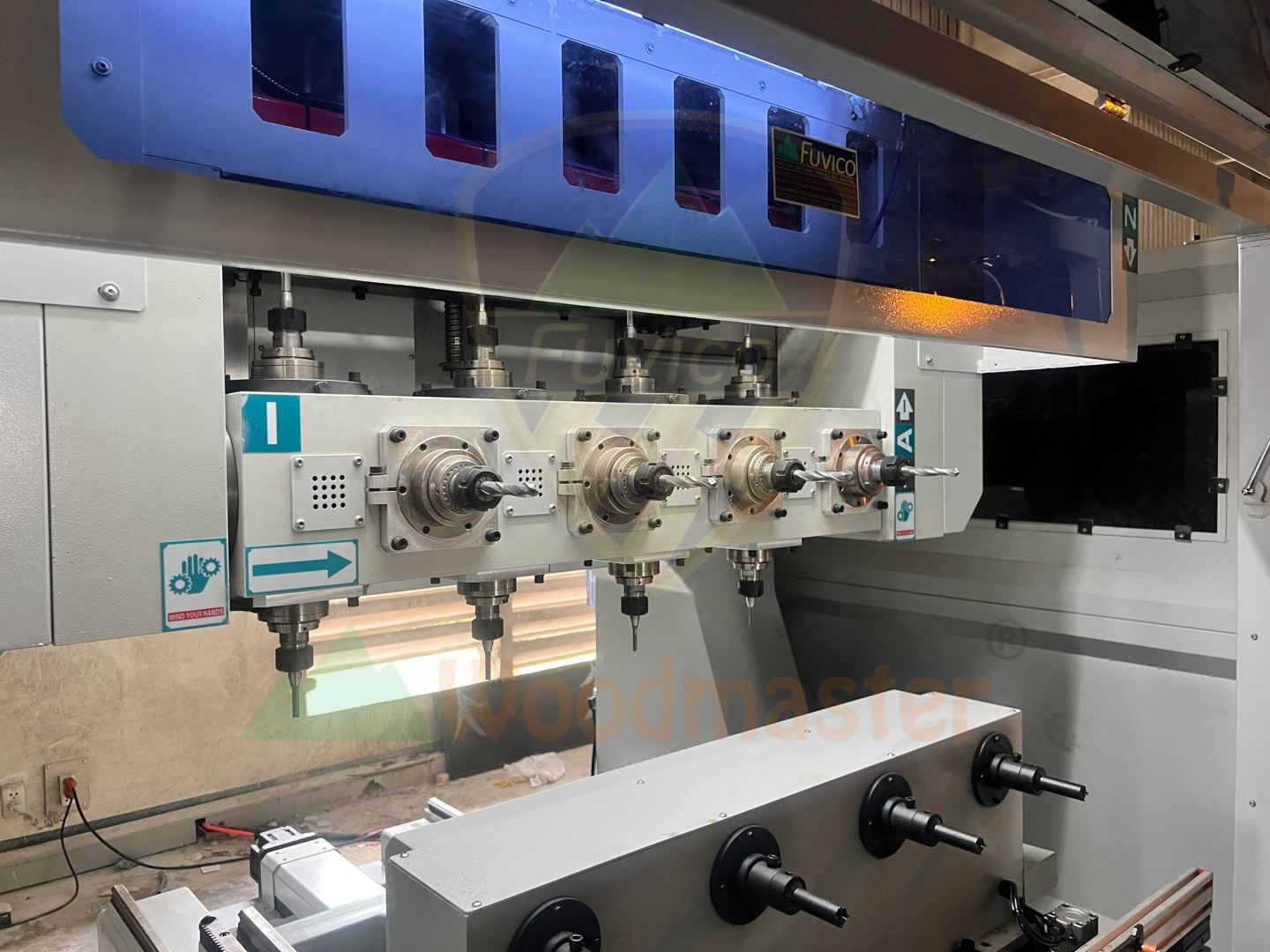 MÁY PHAY CNC 4 TRỤC 16 DAO KẸP XOAY 360 ĐỘ GIA CÔNG CHÂN BÀN GHẾ 11059