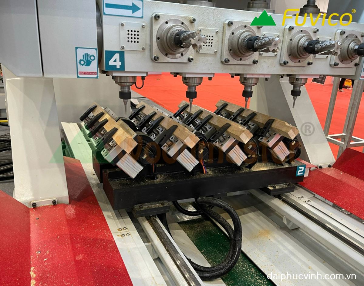 MÁY PHAY CNC 4 TRỤC 16 DAO KẸP XOAY 180 ĐỘ làm mộng âm dương bàn 6 mét 9356