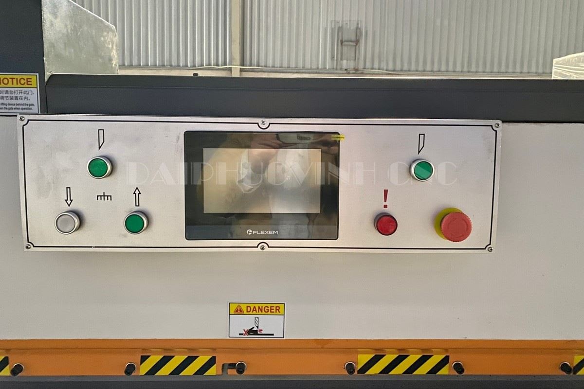 MÁY XÉN VENEER TỰ ĐỘNG 3.1M 8346