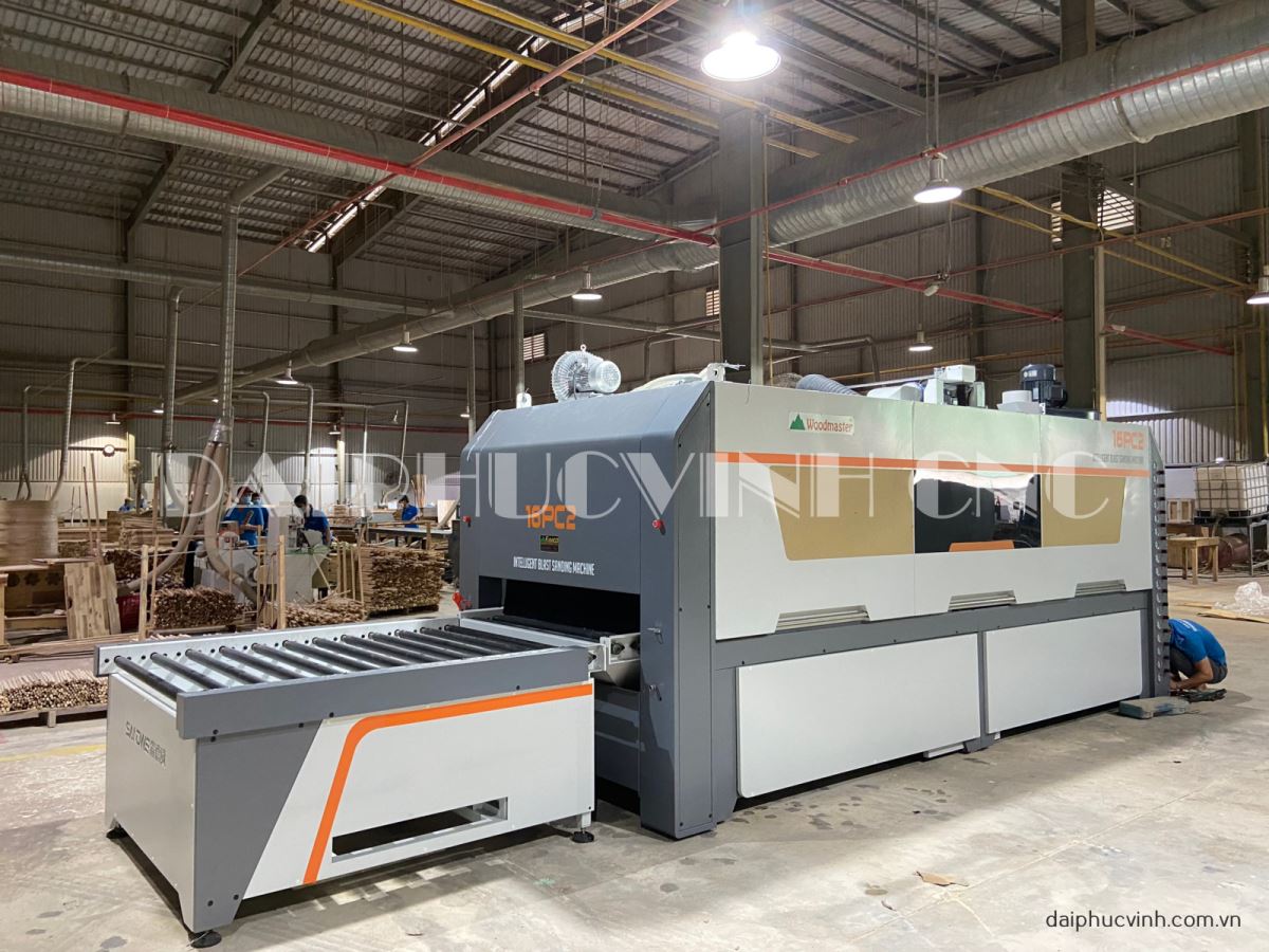 MÁY PHUN CÁT CHÀ NHÁM SƠN LÓT WOODMASTER (2 trục nhám chổi) 7897