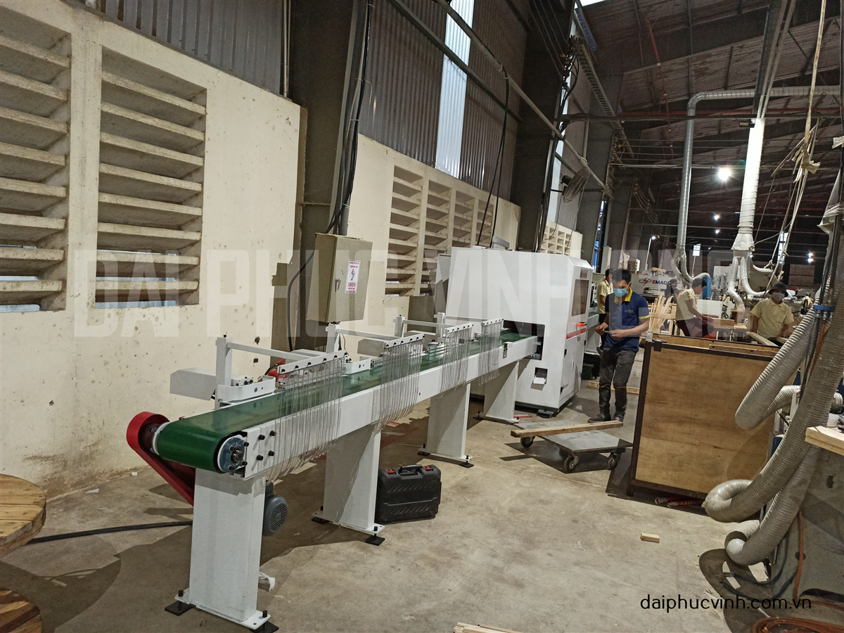 MÁY CẮT KHUYẾT TẬT GỖ CHỌN PHÔI TỰ ĐỘNG 6451