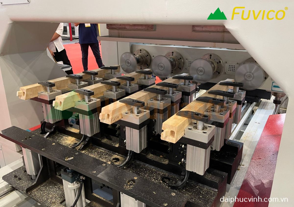MÁY PHAY CNC 4 TRỤC 16 DAO KẸP XOAY 180 ĐỘ gia công 5 mặt phôi 9363