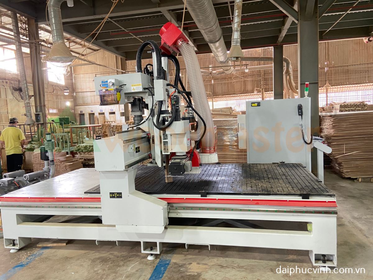 MÁY CNC TRUNG TÂM THAY DAO TỰ ĐỘNG + TRỤC CƯA ĐA HƯỚNG WM-1325RS 8896